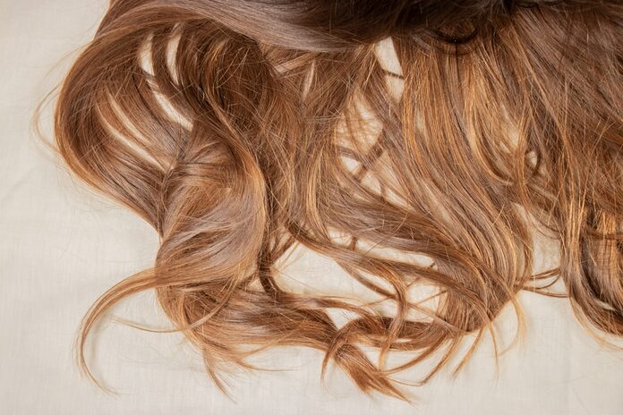 coiffure-tendance-ete-2026-cheveux-fins-clairsemes-coupes-soins-anti-chute Coiffure tendance été 2026 : coupes et soins pour cheveux fins